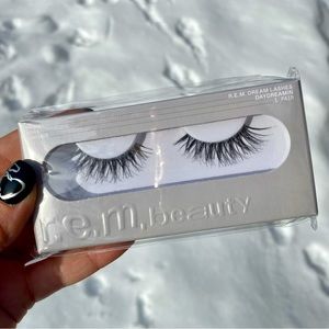 r.e.m. beauty Daydream Lashes